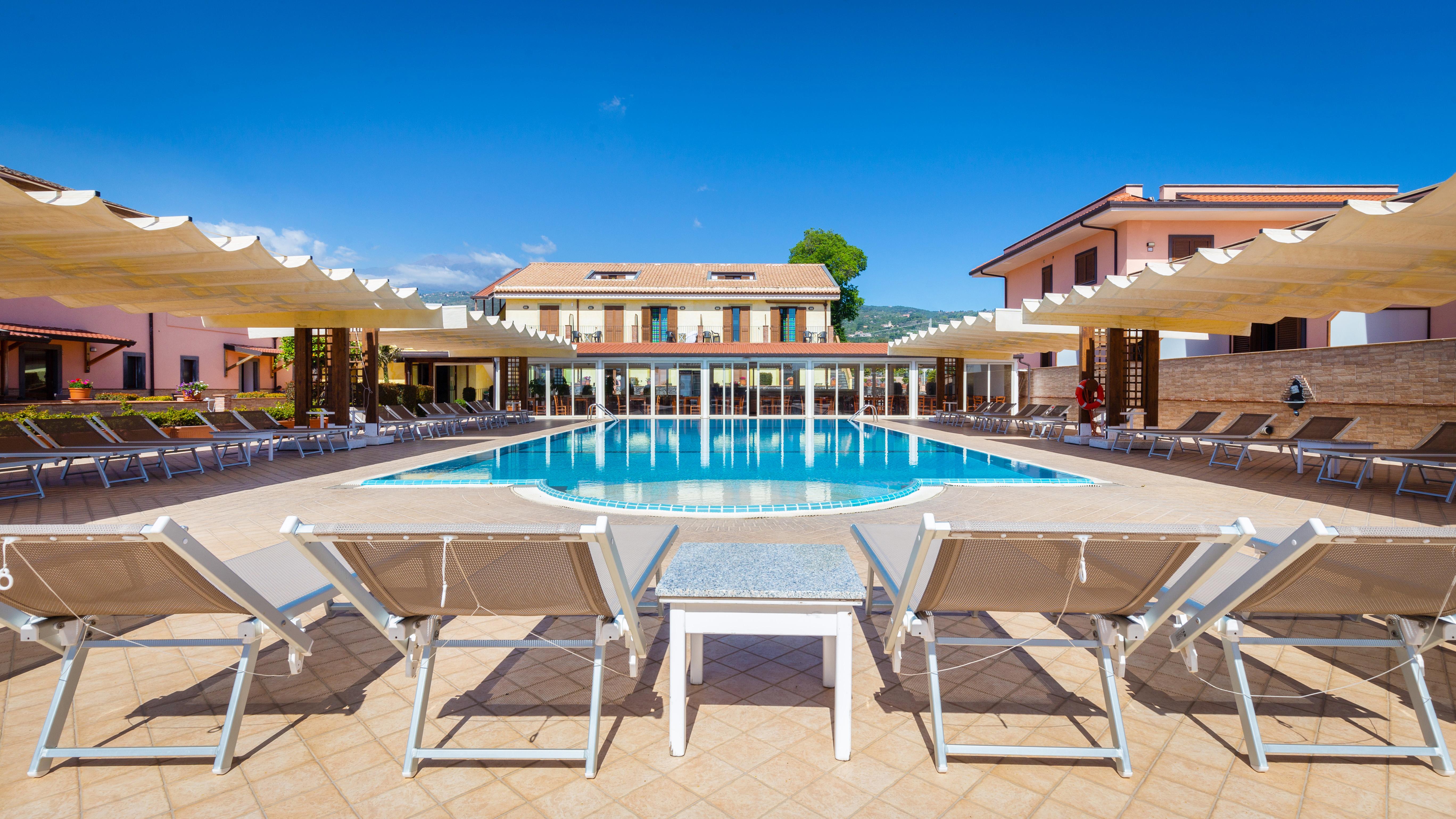La Terra Dei Sogni Country Hotel Fiumefreddo di Sicilia Bagian luar foto