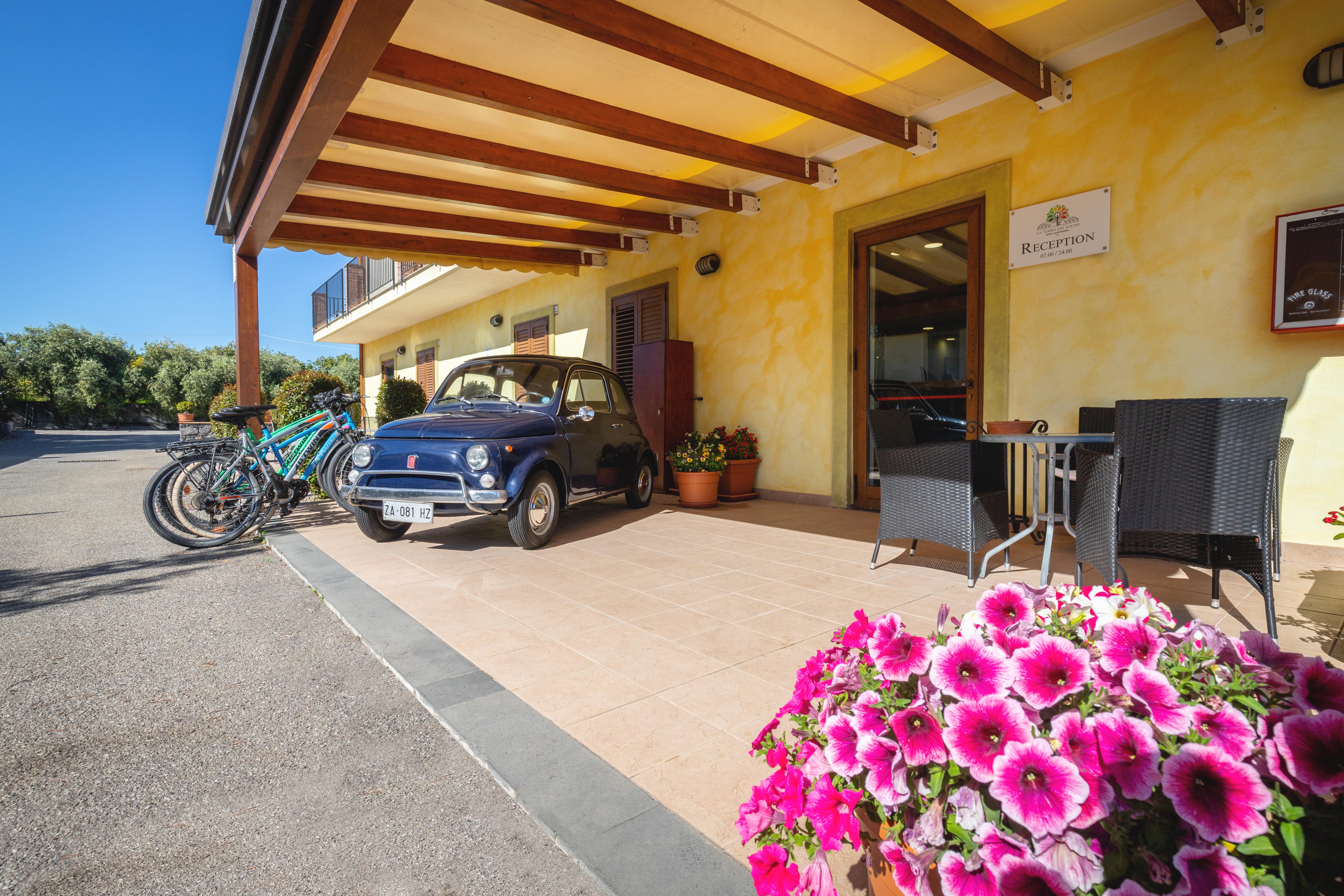 La Terra Dei Sogni Country Hotel Fiumefreddo di Sicilia Bagian luar foto