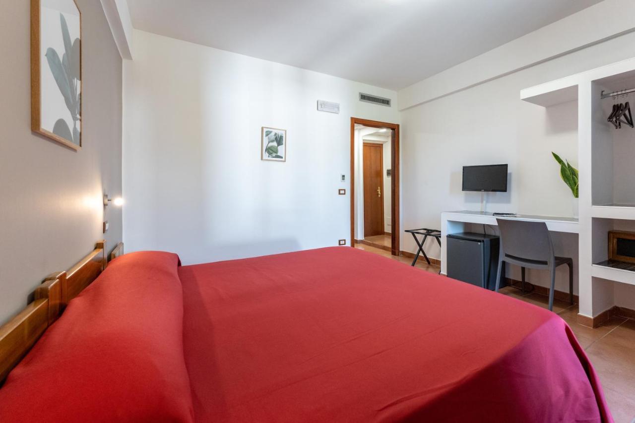 La Terra Dei Sogni Country Hotel Fiumefreddo di Sicilia Ruang foto