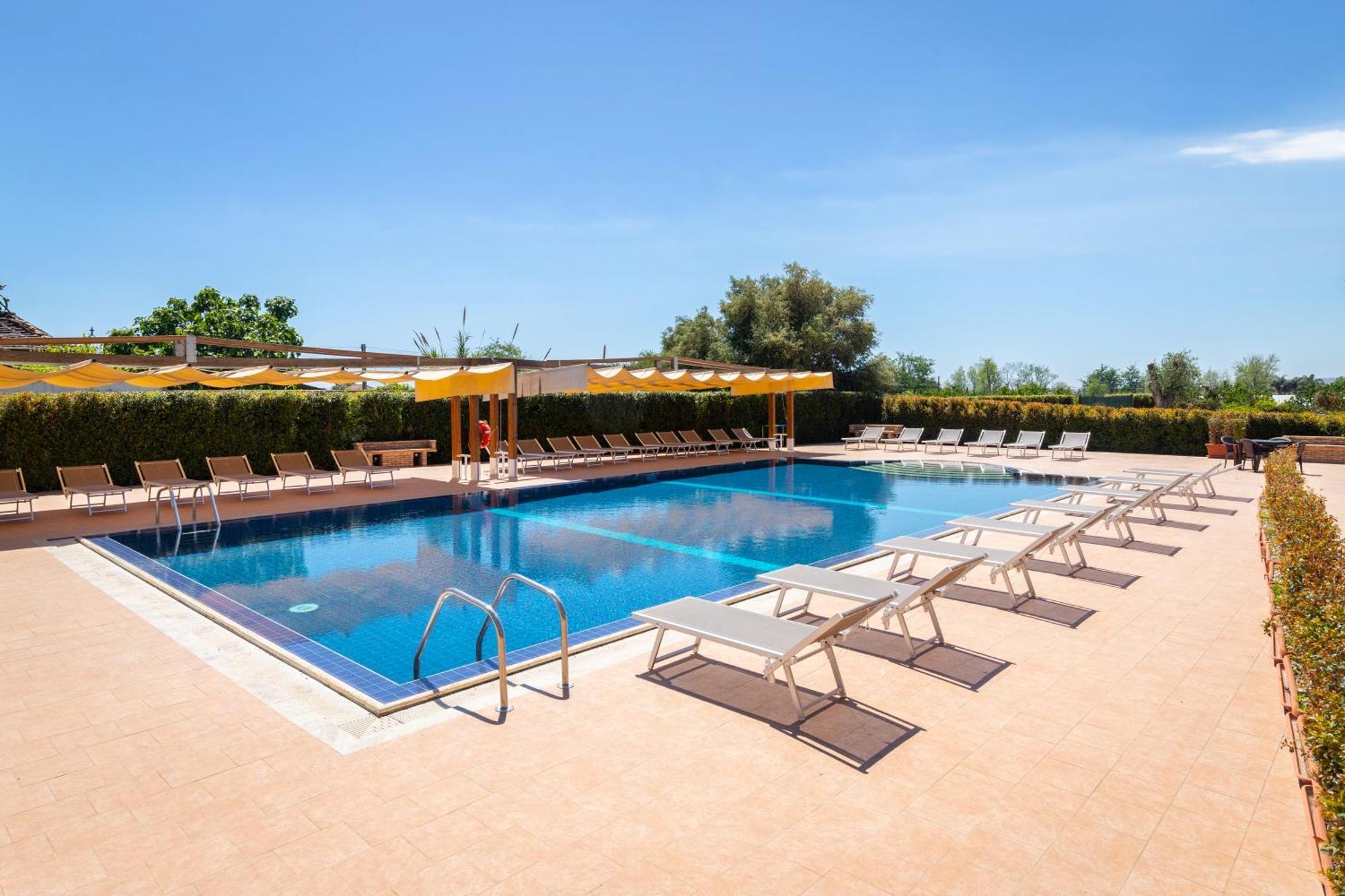 La Terra Dei Sogni Country Hotel Fiumefreddo di Sicilia Ruang foto
